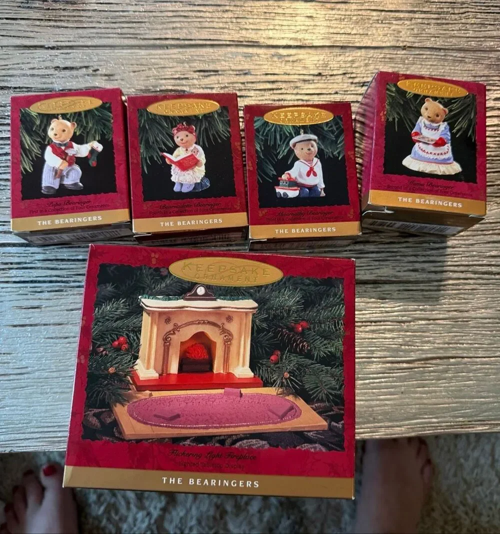 Hallmark The Bearingers Keepsake Ornaments Set of 4 PLUS Light Up Base EUC